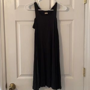 Black basic dress